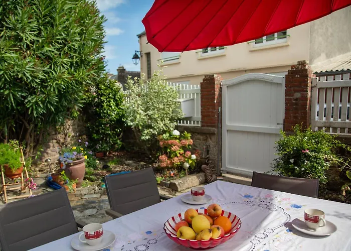 Splendide Maison De Maitre A 50m Du Port Et 100m De La *